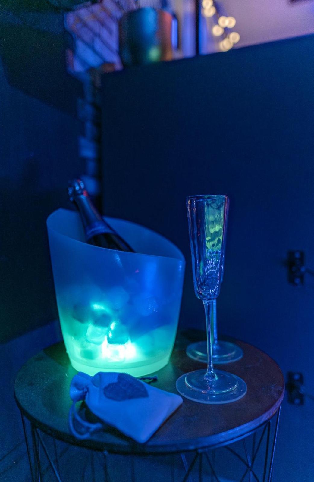 Escapade Romantique Avec Champagne Offert Apartment